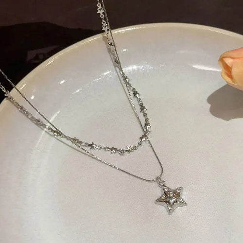 Collier et boucles d'oreilles pendantes Stray en argent, ensemble unisexe Stray en acier inoxydable, bijoux Kpop Compass avec 1 autocollant 3D SKZ et 2 photocartes, cadeau pour les fans de Stray Collier et boucles d'oreilles pendantes Stray en argent, ensemble unisexe Stray en acier inoxydable, bijoux Kpop Compass avec 1 autocollant 3D SKZ et 2 photocartes, cadeau pour les fans de Stray