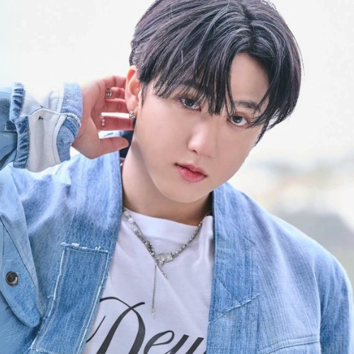 Collier Nuages et étoiles Changbin - groupe Stray Kids