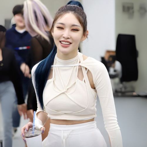 Crop Top Manches Longues - Chung Ha KPOP