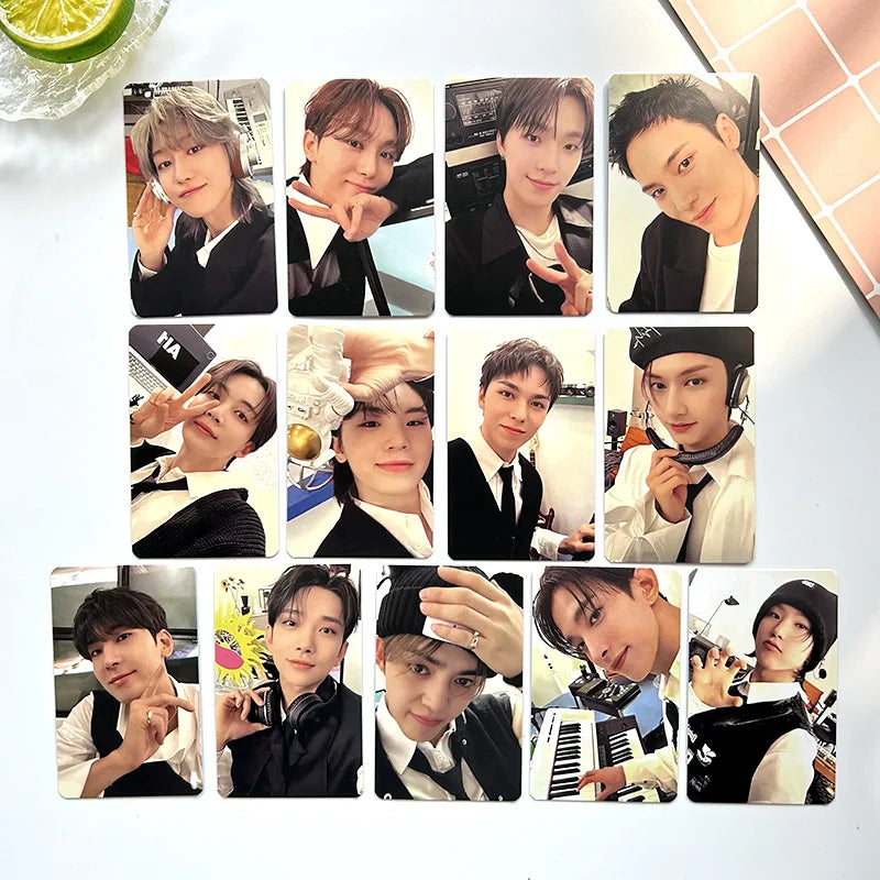 Lot de 13 Cards d' Idol Boy Group K-pop