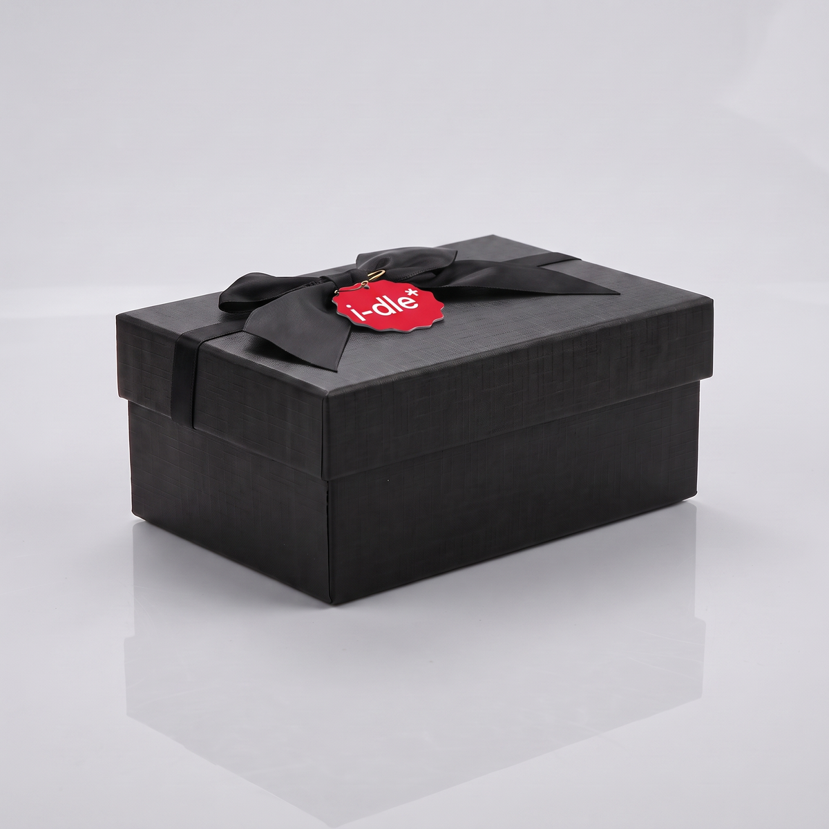 Box Cadeau (G)I-DLE avec Accessoires
